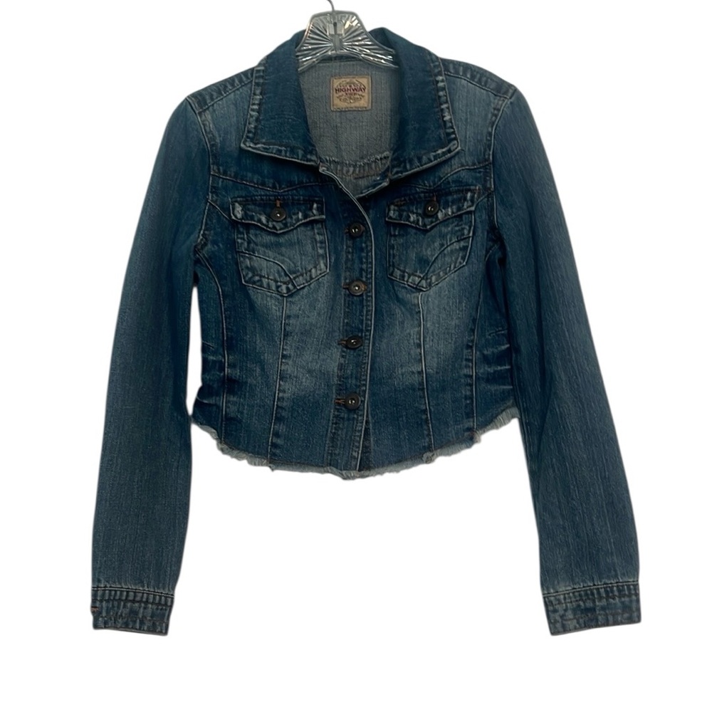 Women’s HWY jeans short, packed crop top, jean jacket